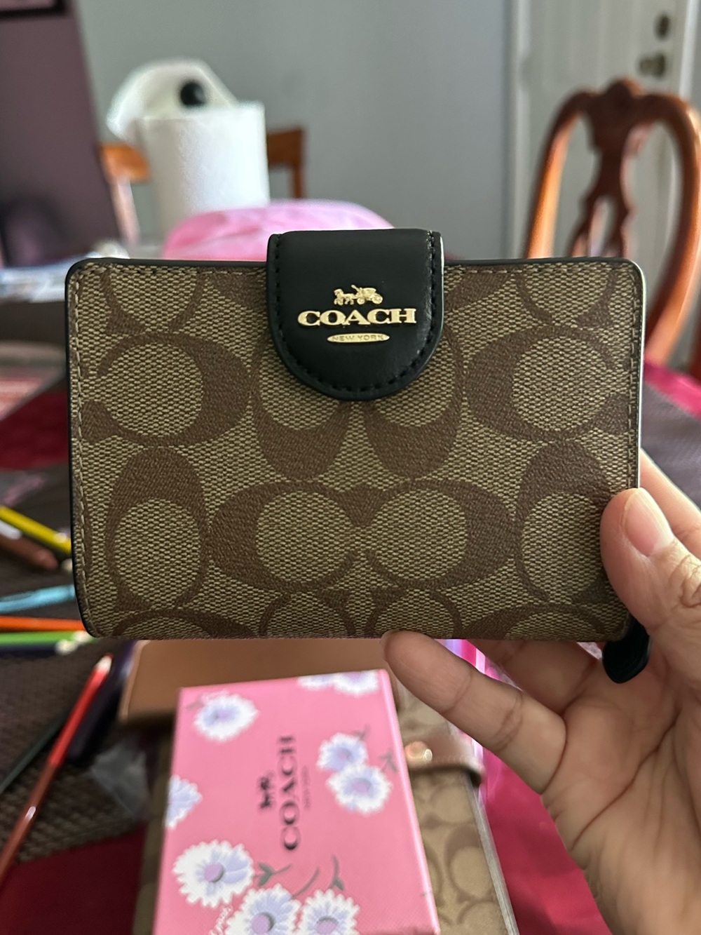 Coach medium Corner Zip Wallet